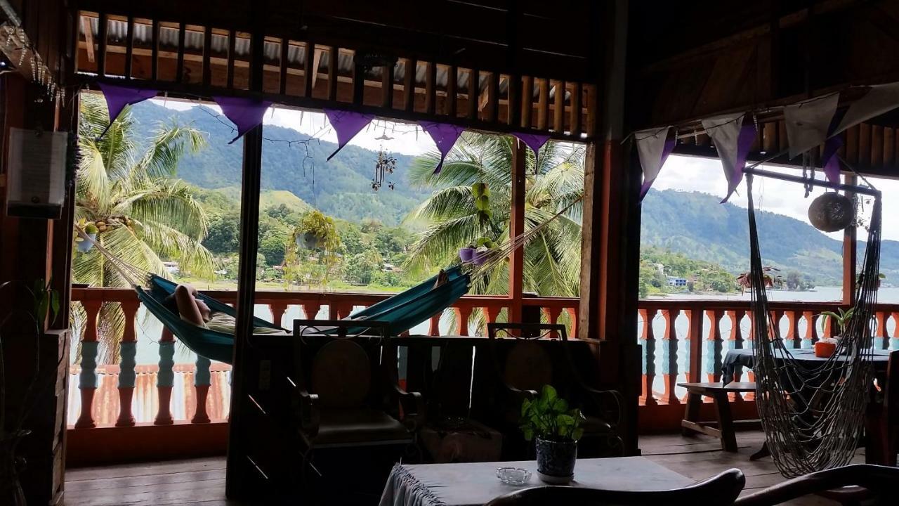Sibayak Guesthouse Tuk Tuk Kültér fotó